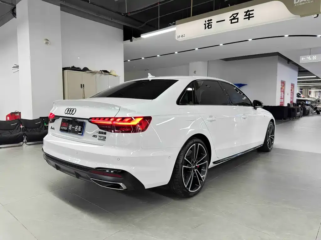Audi A4L 2024 из CN, фото 3