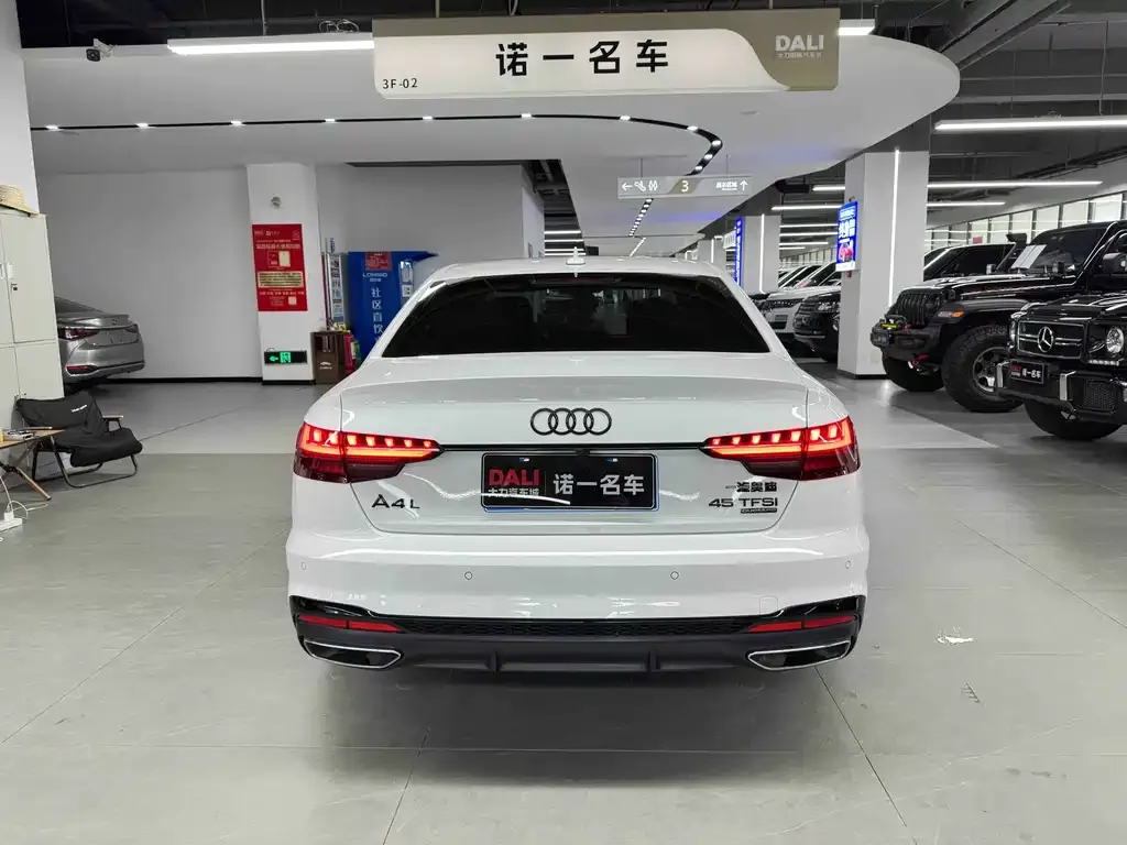 Audi A4L 2024 из CN, фото 4