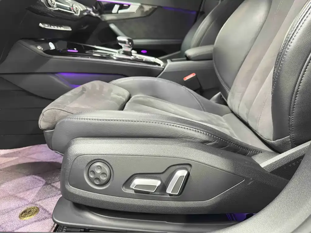 Audi A4L 2024 из CN, фото 10