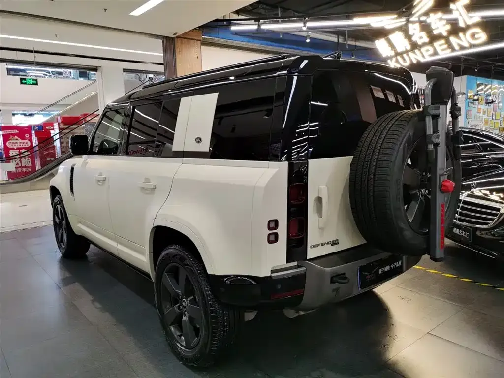 Land Rover Defender — фото 5