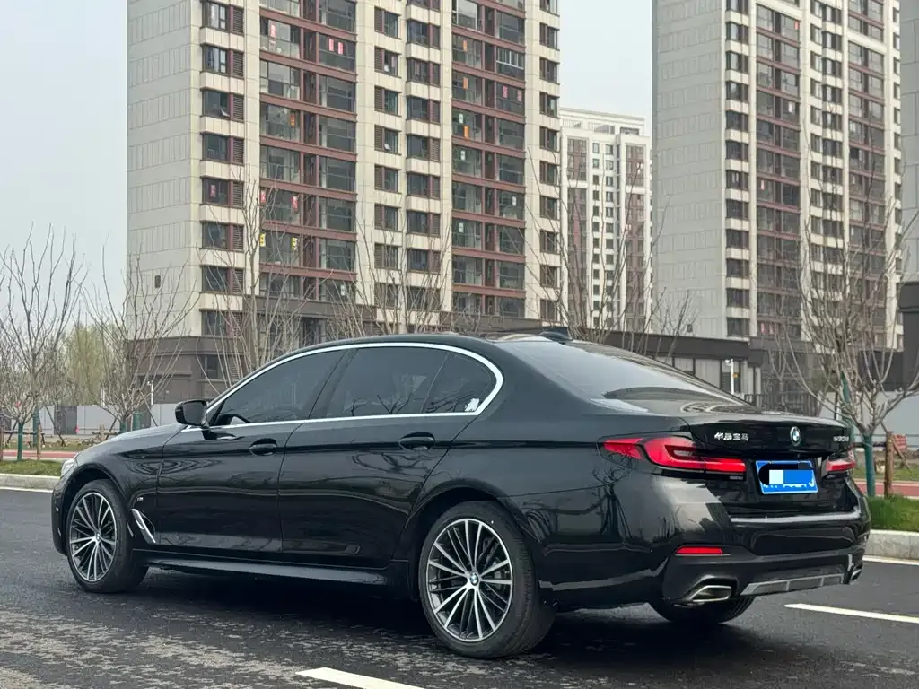 BMW 5 Series — фото 7