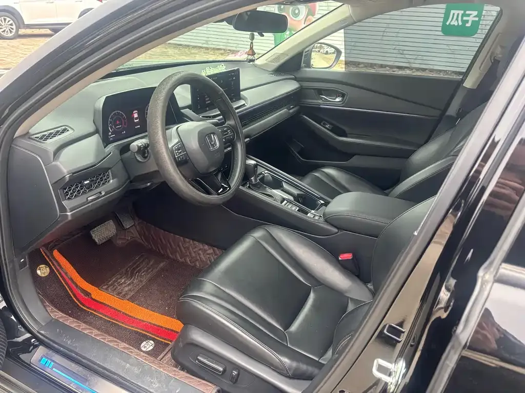 Honda Accord — фото 9