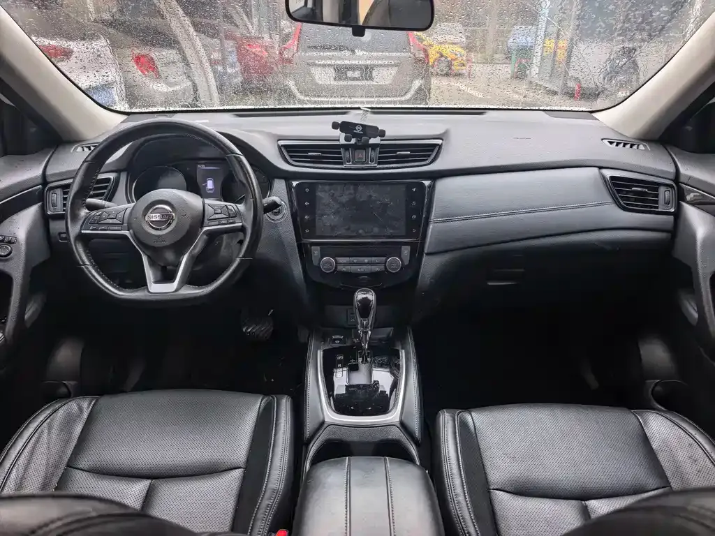 Nissan X-Trail — фото 10