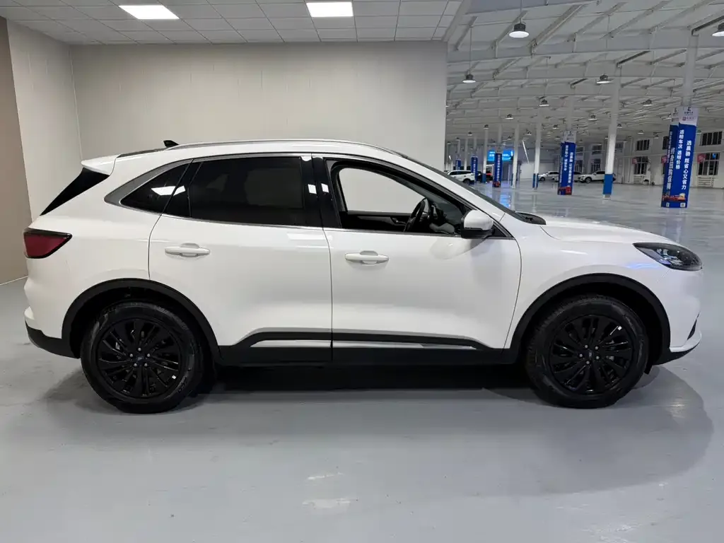 Ford Escape 2025 из CN, фото 3
