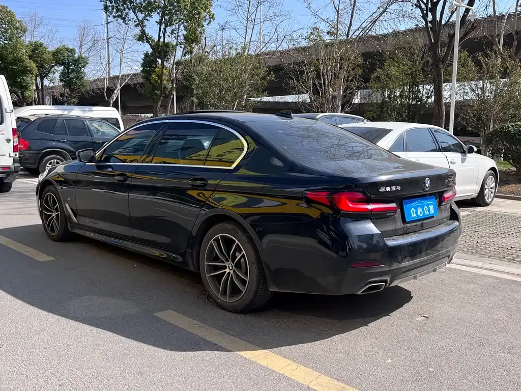 BMW 5 Series — фото 10
