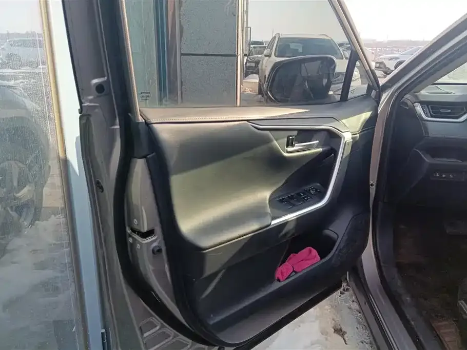 Toyota RAV4 2021 из CN, фото 3