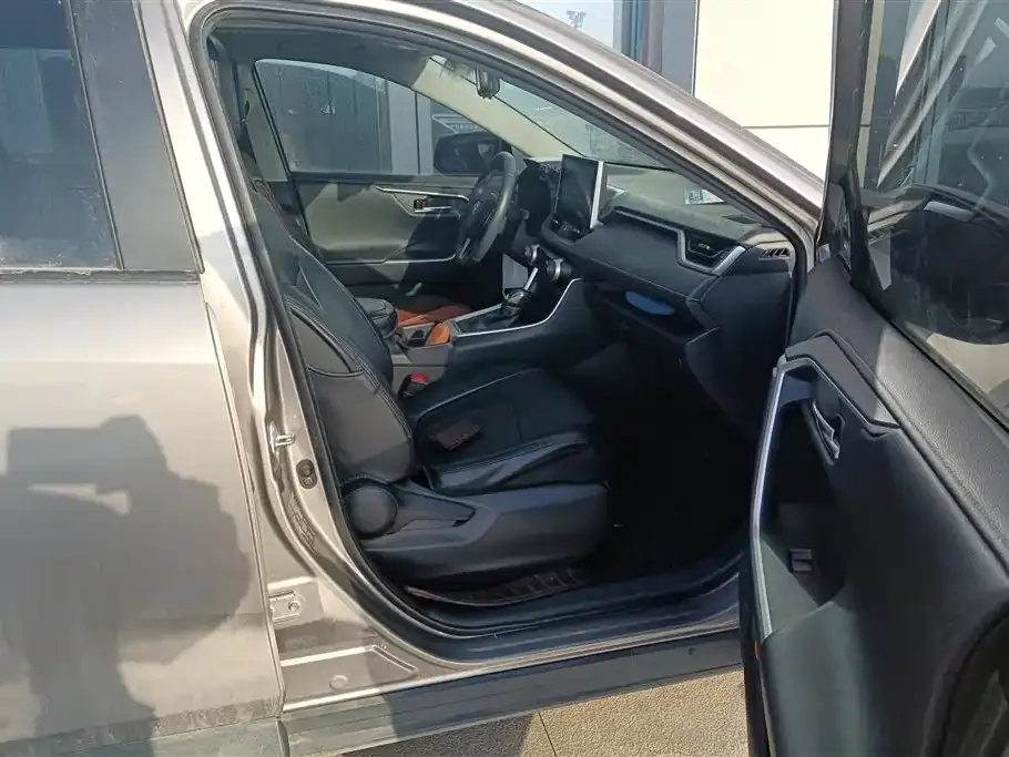 Toyota RAV4 2021 из CN, фото 5