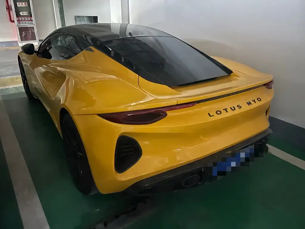 Lotus Emira — фото 8