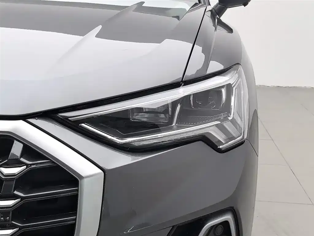Audi Q3 — фото 4