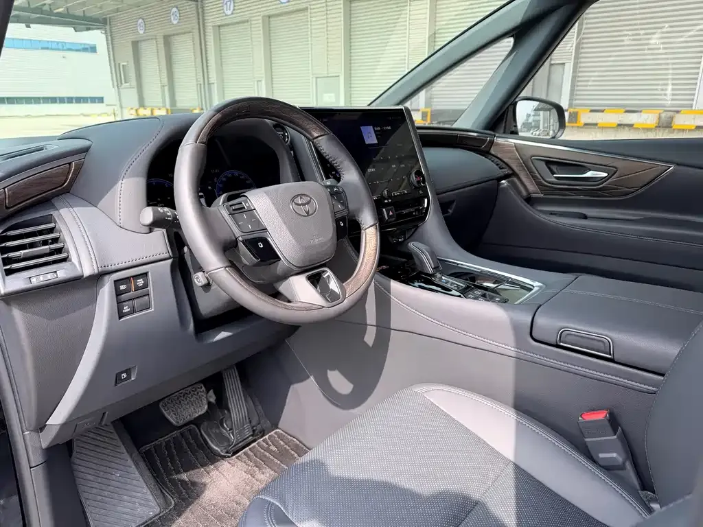 Toyota Alphard 2026 из CN, фото 4