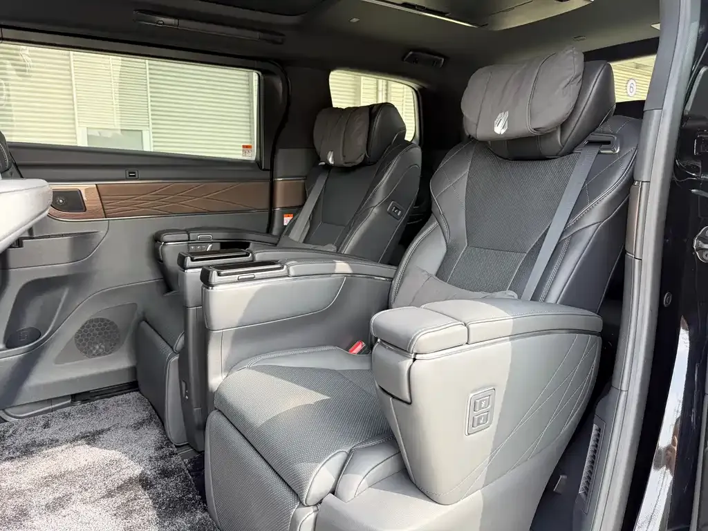 Toyota Alphard 2026 из CN, фото 7