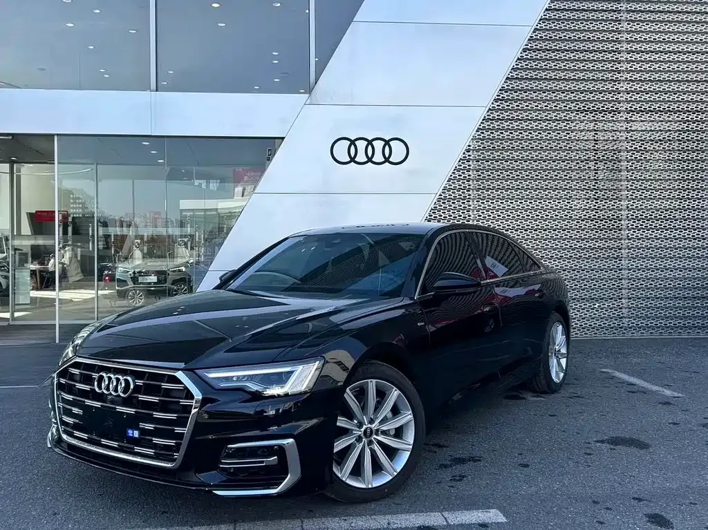 Audi A6L — фото 1