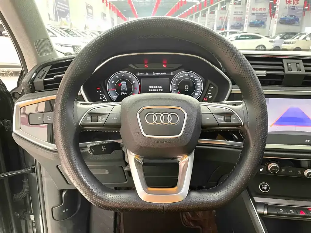 Audi Q3 — фото 4