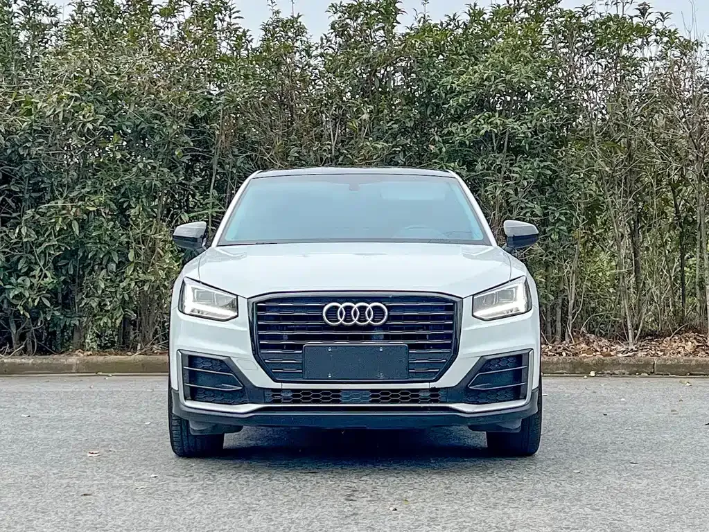 Audi Q2L — фото 6