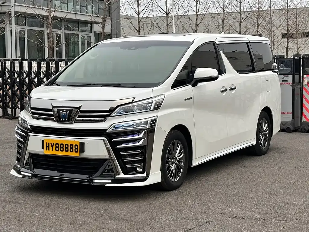 Toyota Vellfire — фото 1