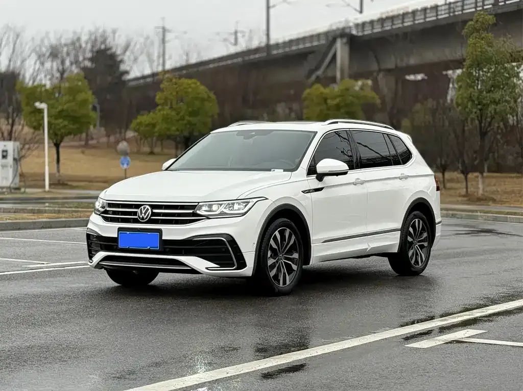Volkswagen Tiguan L 2022 из CN, фото 1