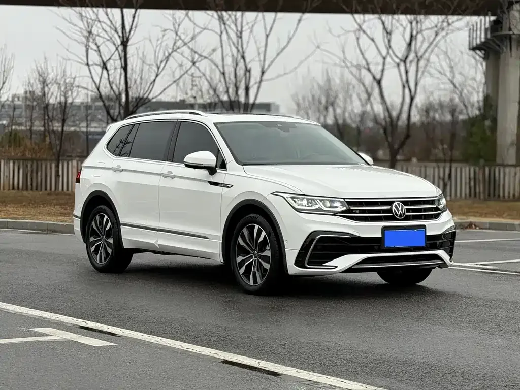 Volkswagen Tiguan L 2022 из CN, фото 9