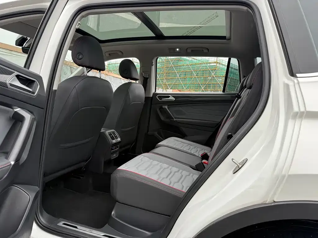 Volkswagen Tiguan L 2022 из CN, фото 8