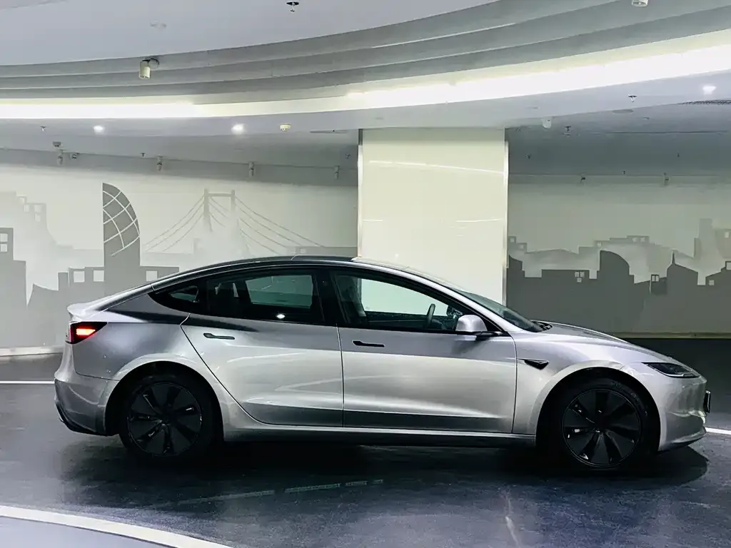 Tesla Model 3 — фото 8
