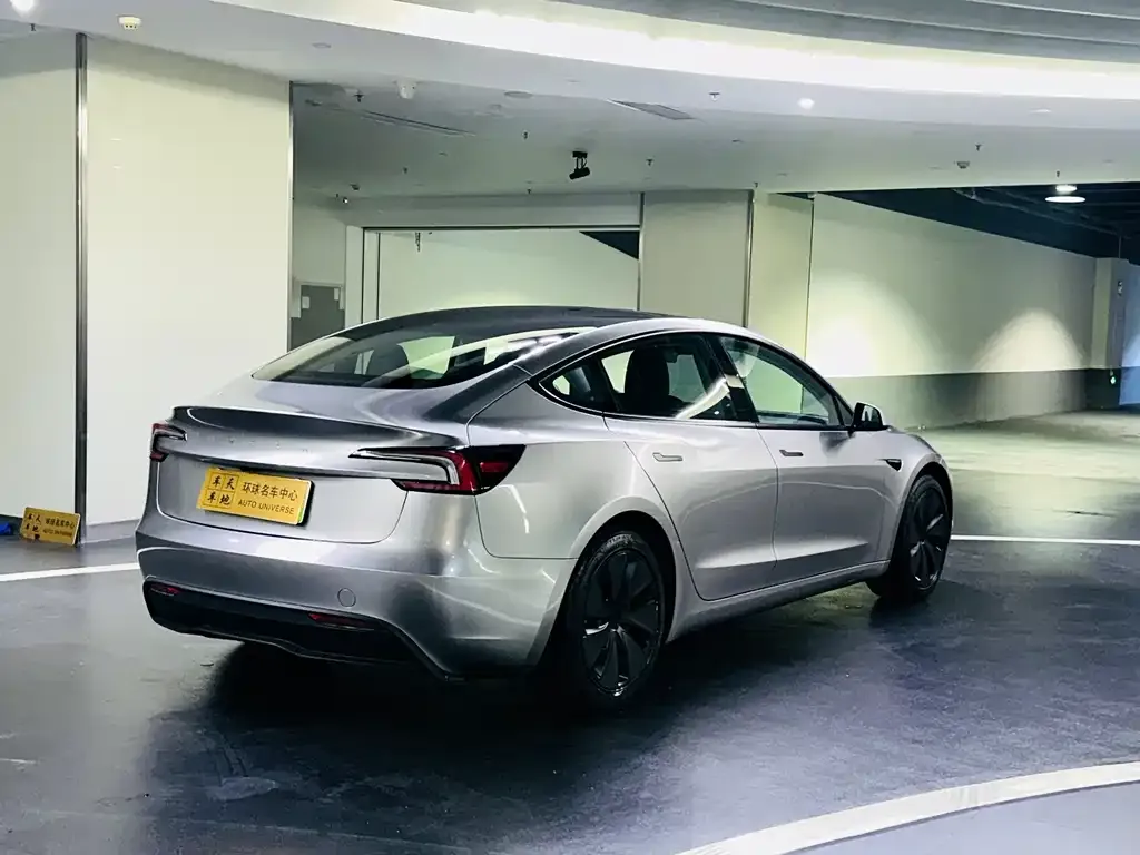 Tesla Model 3 — фото 3