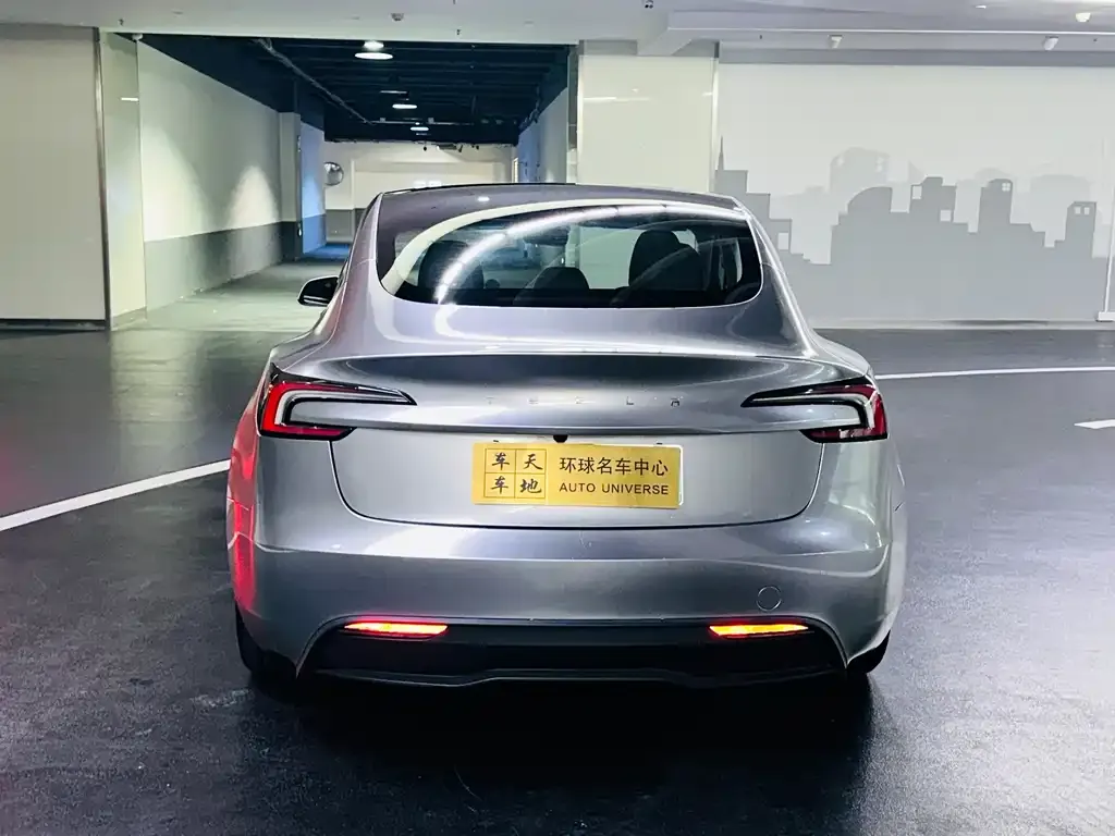 Tesla Model 3 — фото 7