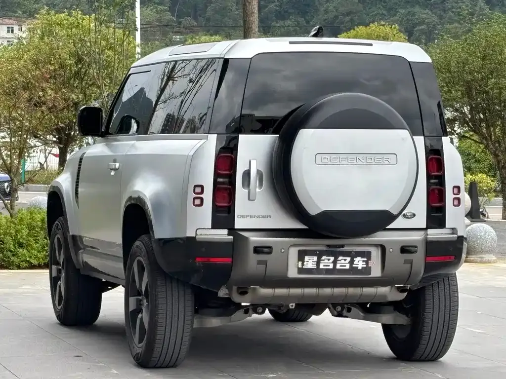 Land Rover Defender — фото 10