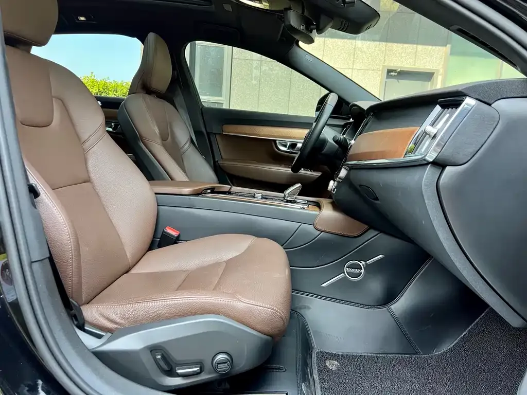 Volvo S90 2023 из CN, фото 7