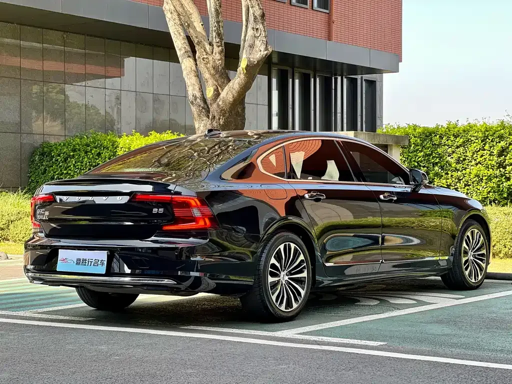 Volvo S90 2023 из CN, фото 4