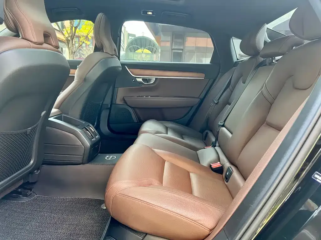 Volvo S90 2023 из CN, фото 8