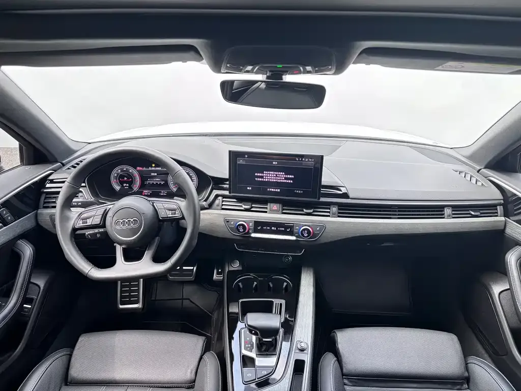 Audi A4L 2023 из CN, фото 4