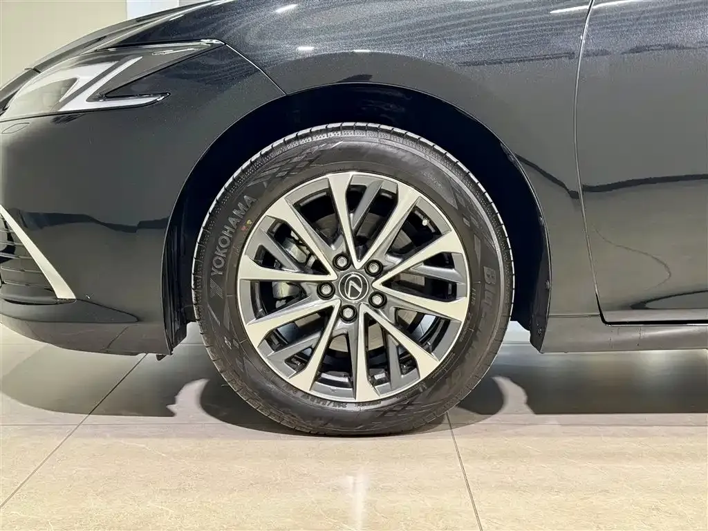 Lexus ES — фото 3