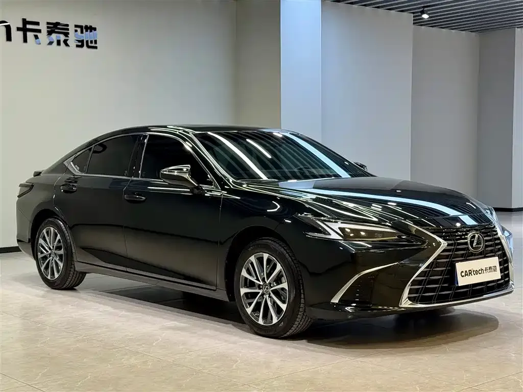 Lexus ES — фото 6