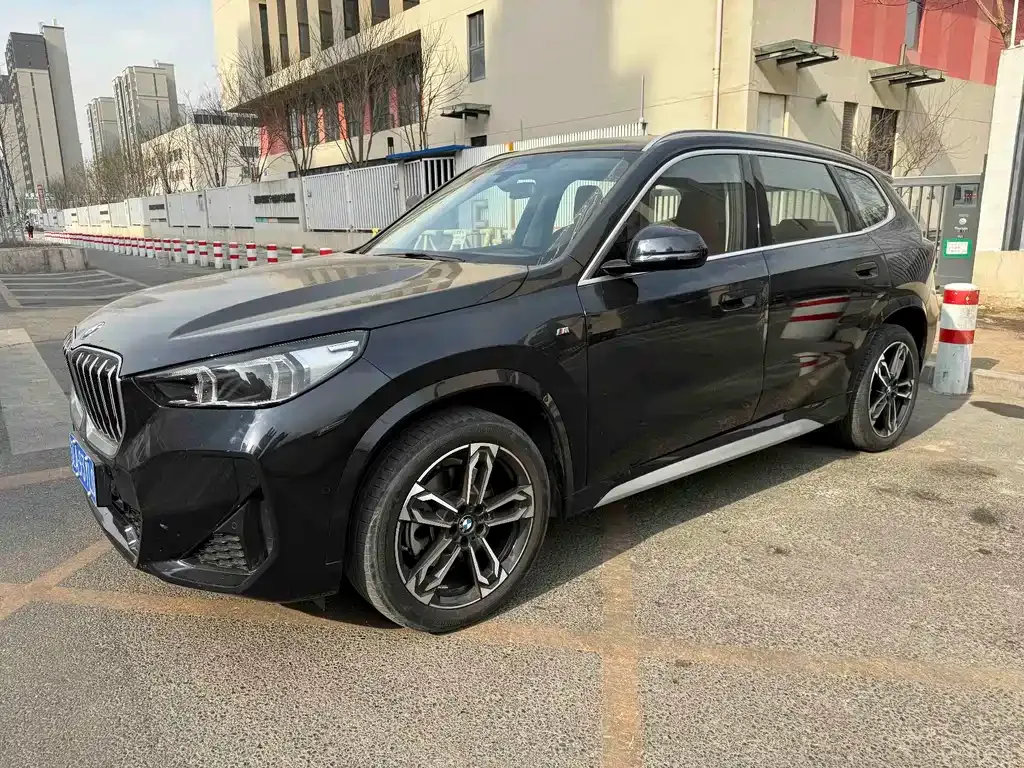BMW X1 — фото 1