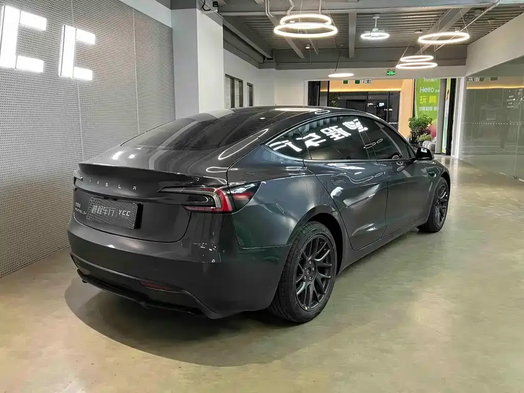Tesla Model 3 — фото 6