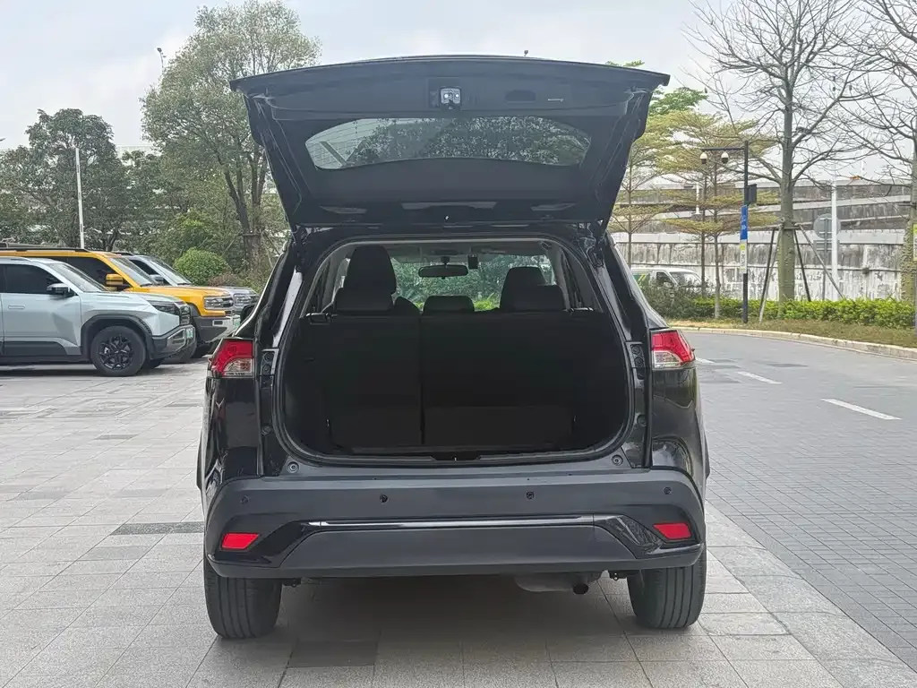Toyota Frontlander 2023 из CN, фото 6