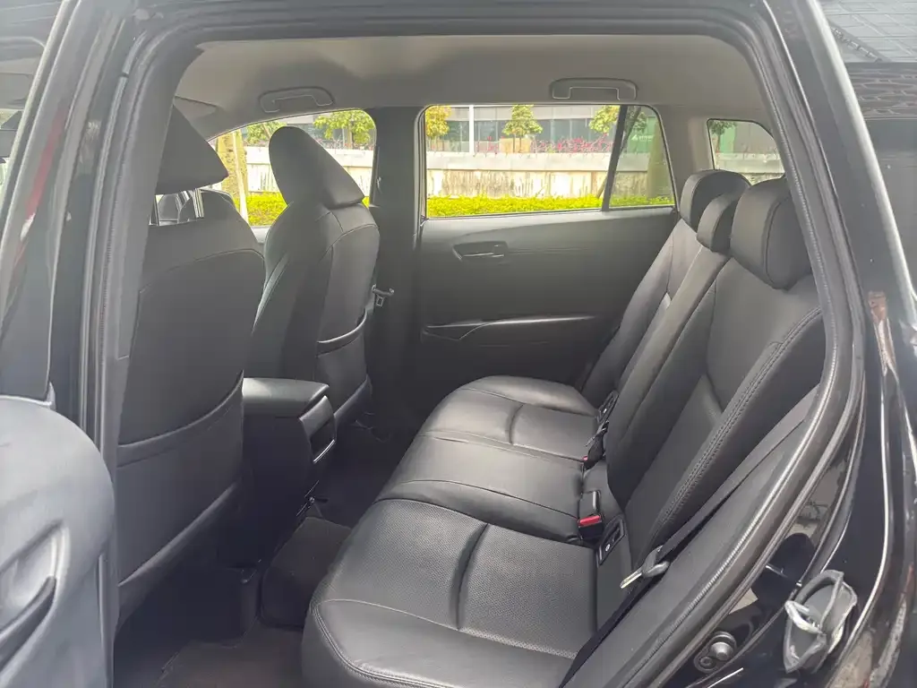 Toyota Frontlander 2023 из CN, фото 3