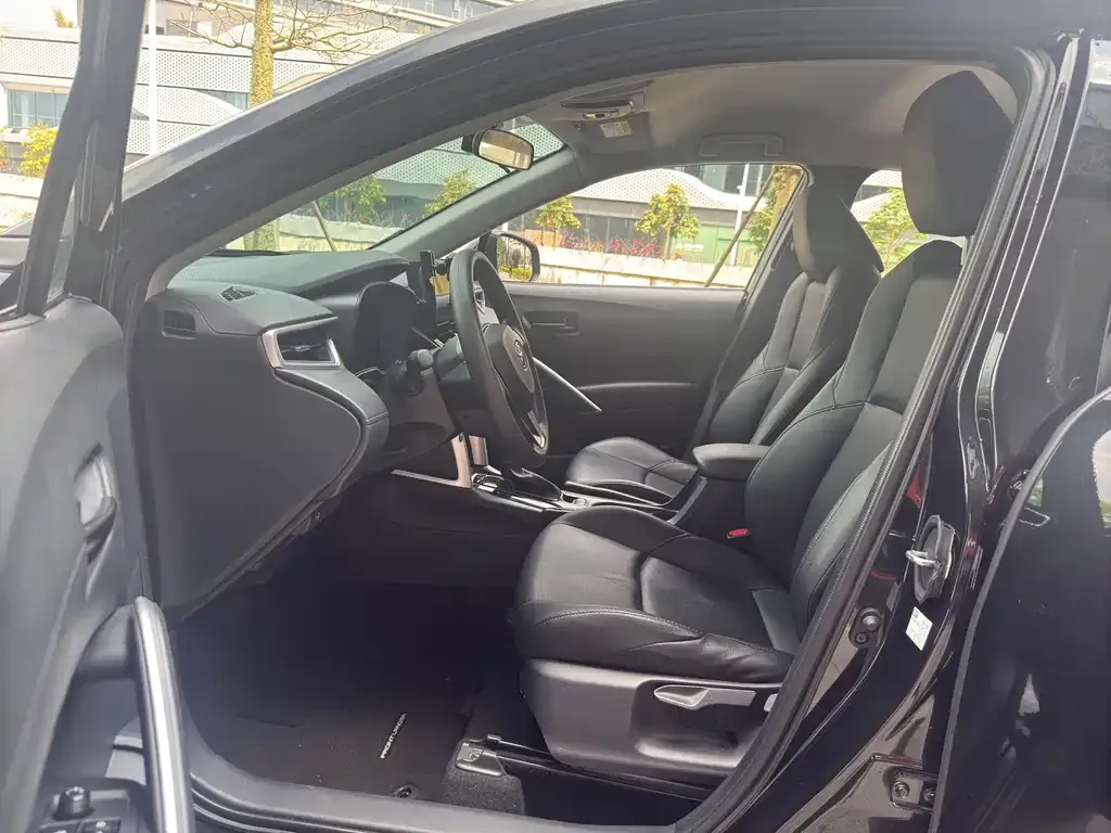 Toyota Frontlander 2023 из CN, фото 8