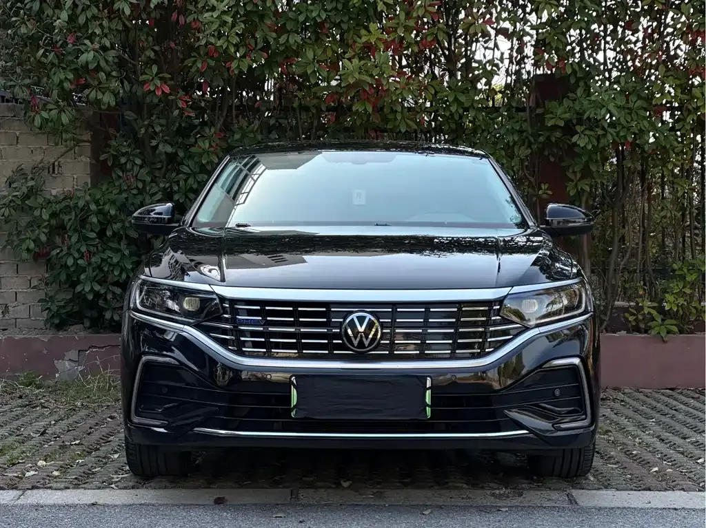 Volkswagen Passat New Energy — фото 9