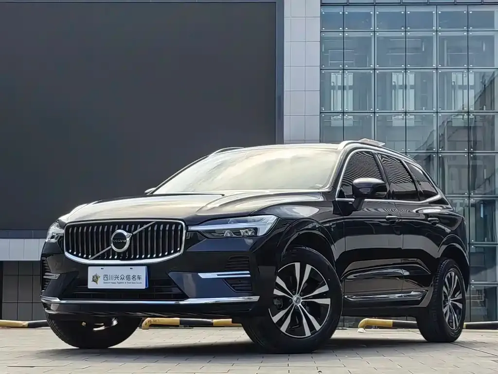 Volvo XC60 — фото 1
