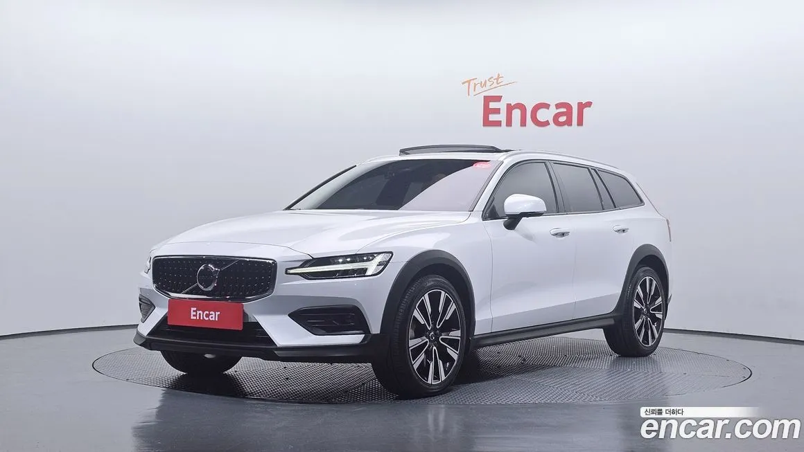 Volvo V60 2023 из KR, фото 1