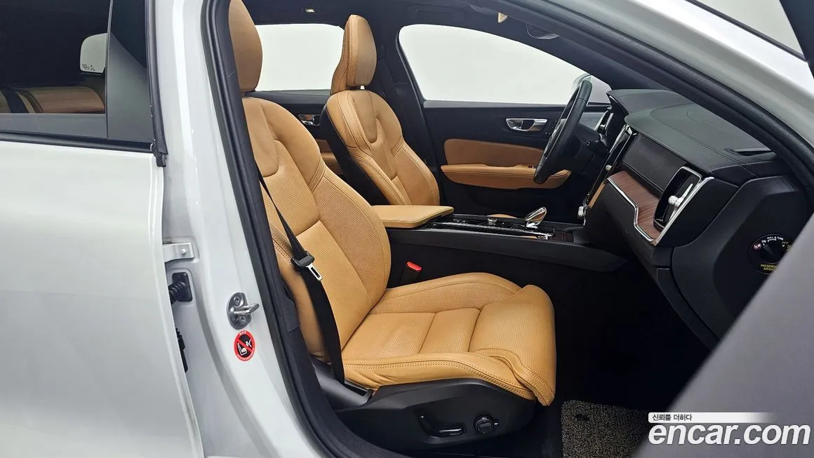 Volvo V60 2023 из KR, фото 10