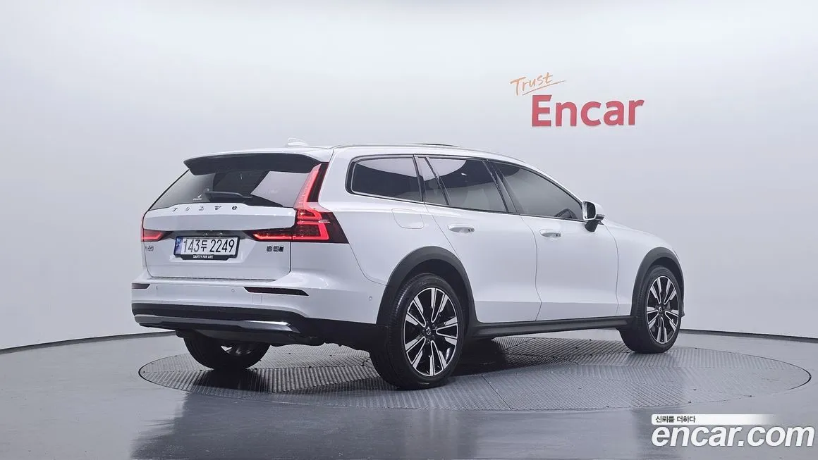 Volvo V60 2023 из KR, фото 2