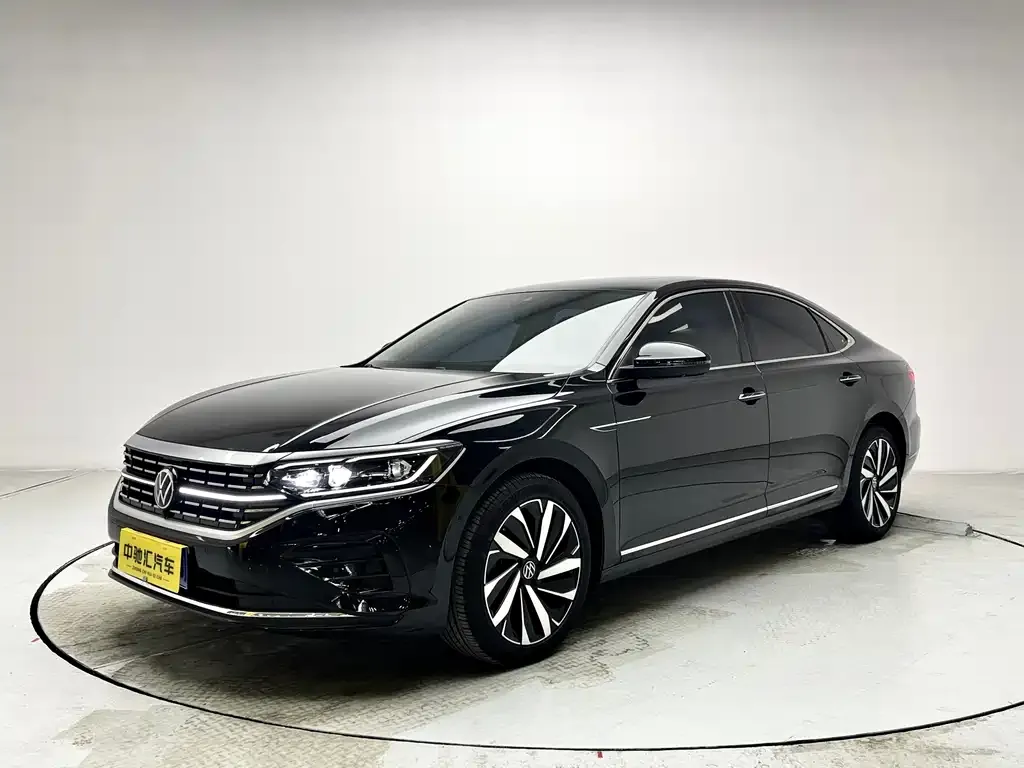 Volkswagen Passat — фото 1