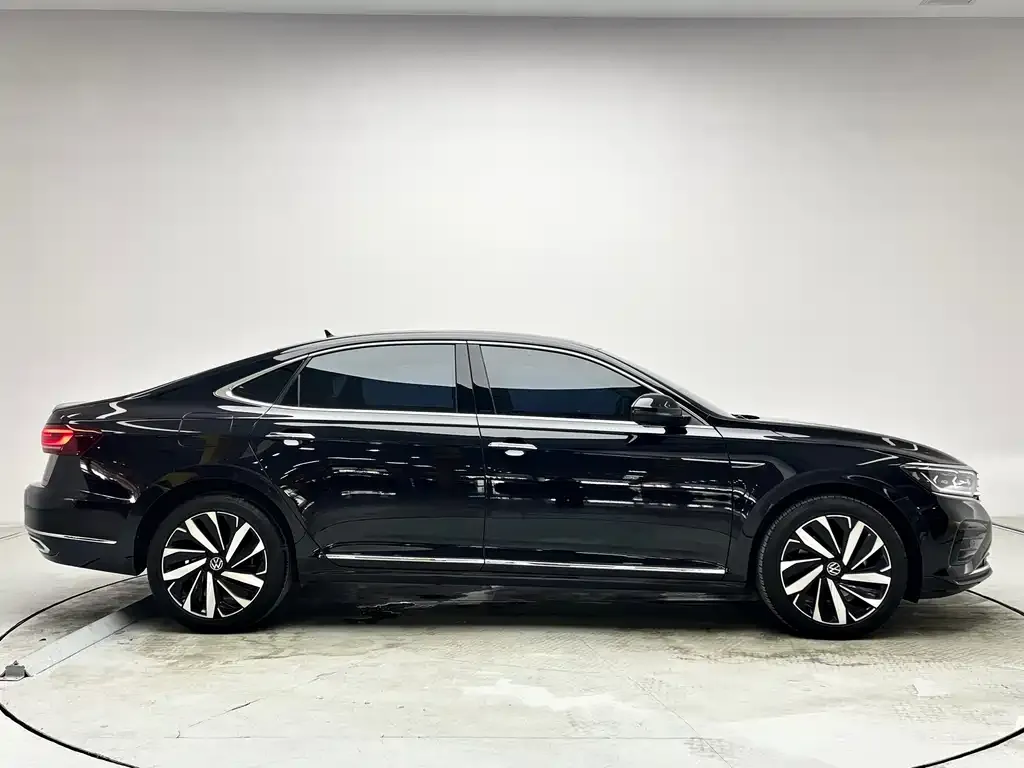 Volkswagen Passat — фото 2