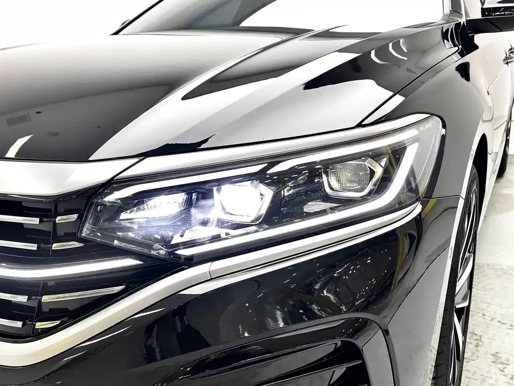 Volkswagen Passat — фото 3