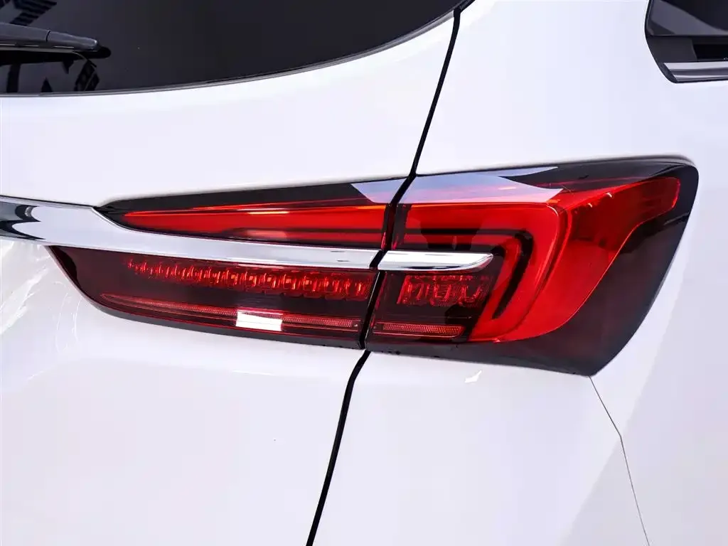 Buick GL8 2023 из CN, фото 2