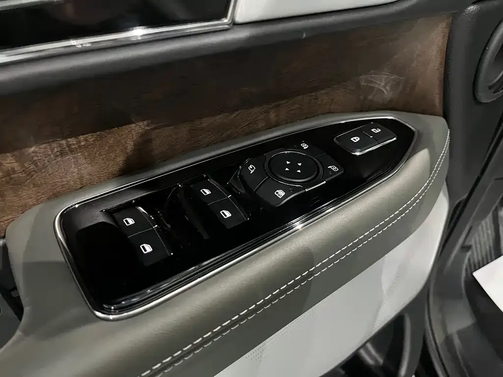 Lincoln Navigator 2026 из CN, фото 8