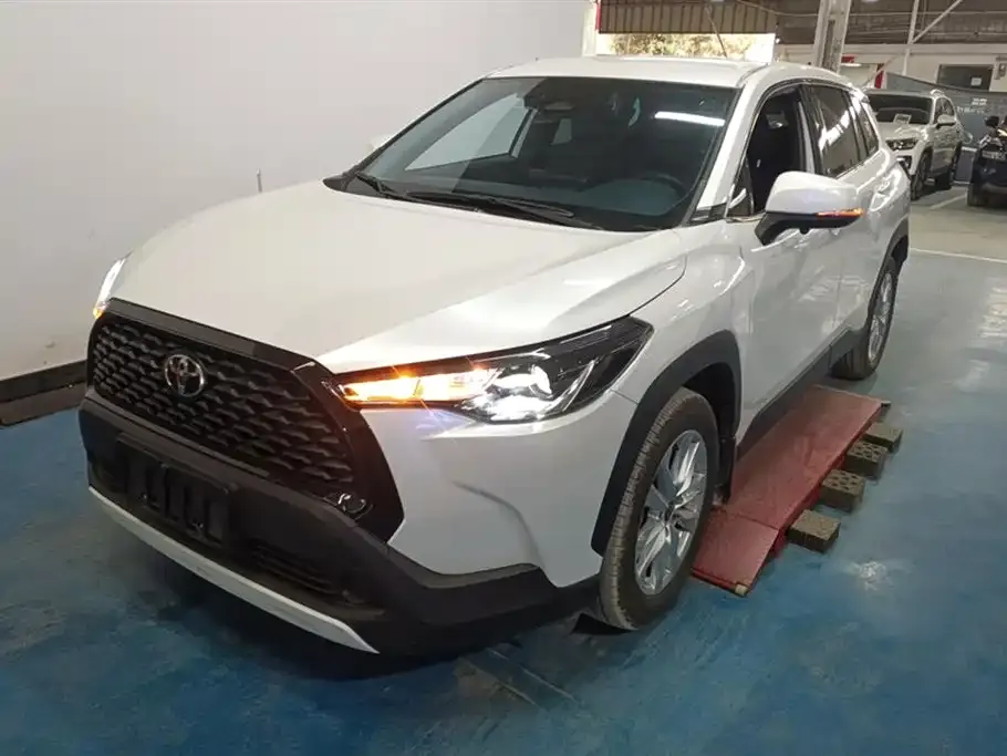 Toyota Corolla Cross — фото 1
