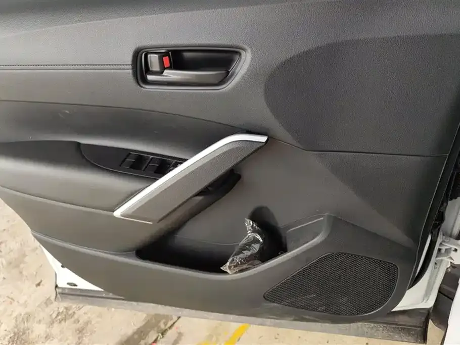 Toyota Corolla Cross — фото 10