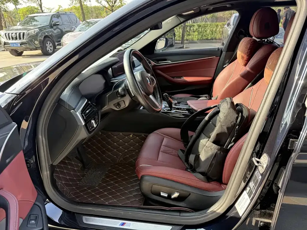BMW 5 Series 2022 из CN, фото 3